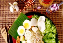 Gado-Gado: Indonesia’s Vegetable Dish with Rich Peanut Sauce