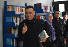 Indonesian Lawmaker Donates 250 Books to Bandung Women's Prison Library