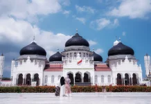 Baiturrahman Grand Mosque, Aceh's Historic Landmark