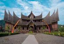 You Can Try On Traditional Minangkabau Attire at This Museum
