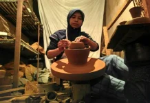 Melikan Village Preserves Klaten’s Traditional Handcrafted Pottery