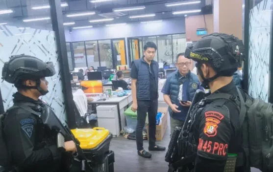 Polri Raids International Online Gambling Den in Jakarta, 321 People Arrested