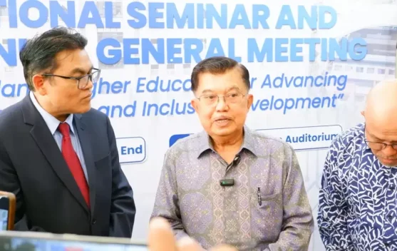 At International Seminar, Jusuf Kalla Urges Muslims to Master Technology