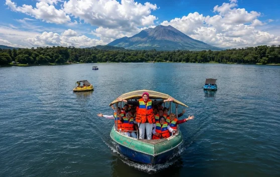 Ranu Klakah's Beauty Fuels Both Tourism and Local Livelihoods
