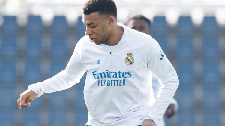 Kylian Mbappe Resmi Absen Lawan Benfica akibat Cedera Lutut