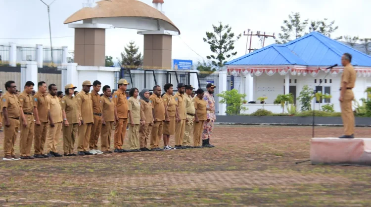 Plt Sekda Jayawijaya Minta ASN Tingkatkan Disiplin Apel Pagi