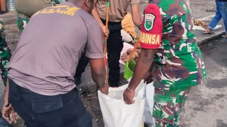 DLH Jayawijaya Apresiasi Kerja Bakti Bersama TNI/Polri dan Masyarakat