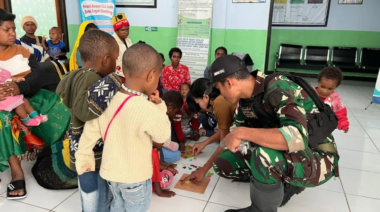 Satgas Yonif 511/DY Pos Pirime Gelar Posyandu Bersama Puskesmas Pirime