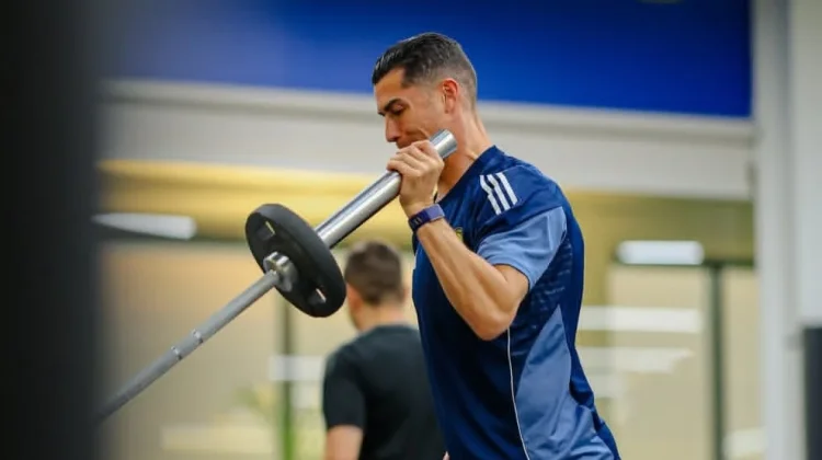 Cristiano Ronaldo Absen 2-4 Minggu akibat Cedera Otot