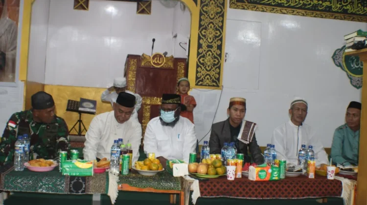 Bupati Tolikara Willem Wandik Hadiri Buka Puasa Bersama