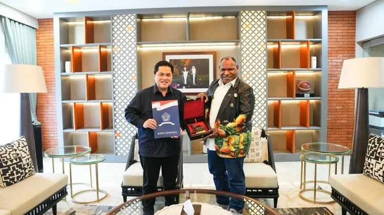 Bupati Jayawijaya Ajukan Dukungan Stadion Sepak Bola ke Kemenpora