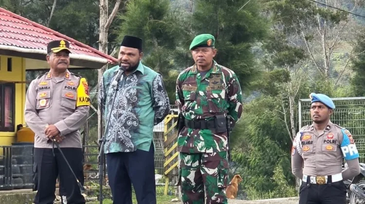 Wabup Lanny Jaya Pimpin Apel Pengamanan Malam Takbiran
