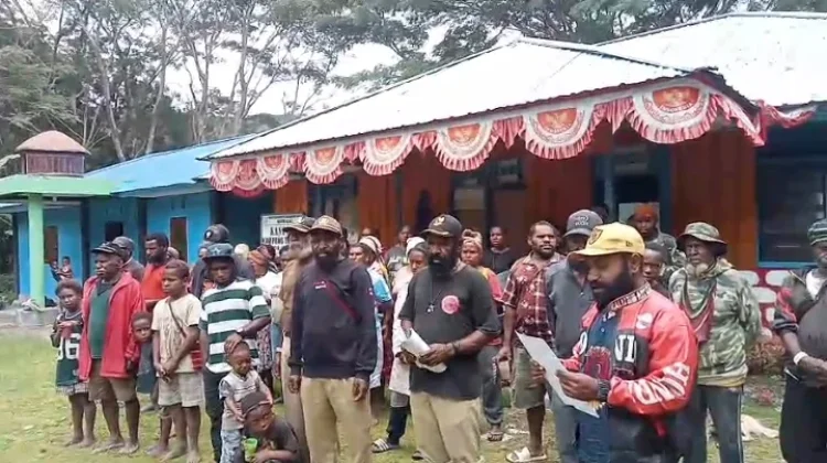 Masyarakat Timeria Minta Bupati Mamteng Batalkan SK Plt Kepala Kampung