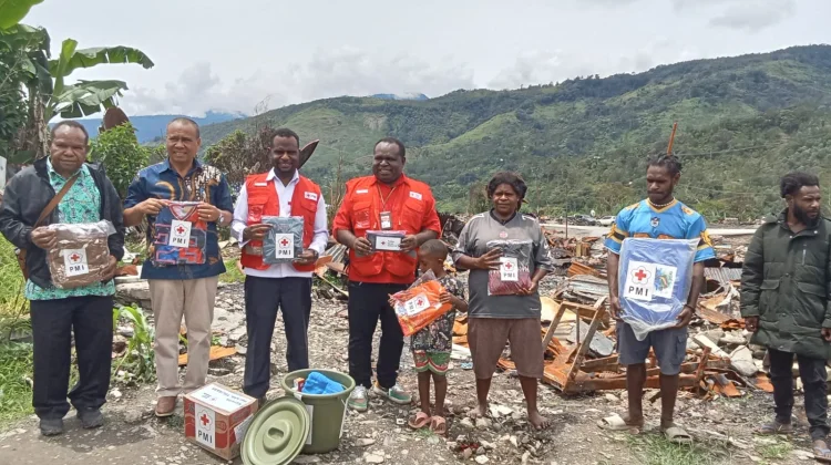 PMI Papua Salurkan Bantuan untuk Korban Kebakaran di Tolikara