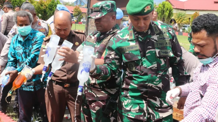 Pemusnahan Miras, TNI-Polri dan Pemda Jayawijaya Perkuat Langkah Preventif