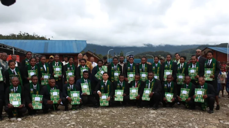 Universitas Okmin Papua Melaksanakan Yudisium Perdana Untuk 246 Mahasiswa