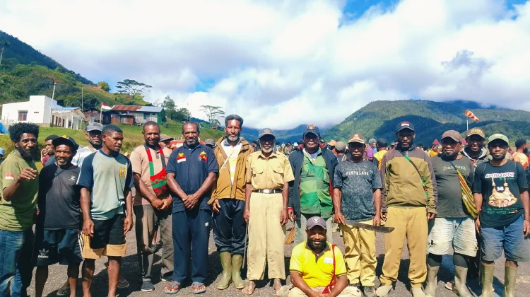 Persiapan Perayaan Ulang Tahun Kabupaten Pegunungan Bintang di Distrik Kiwirok