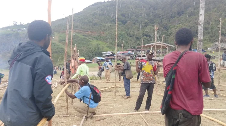 Persiapan Perayaan Ulang Tahun Kabupaten Pegunungan Bintang di Distrik Kiwirok
