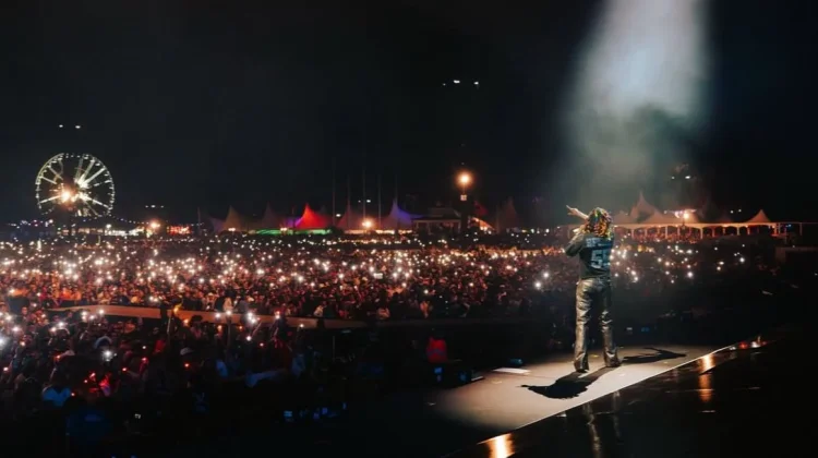 Busana Artis Curi Perhatian di Coachella 2026