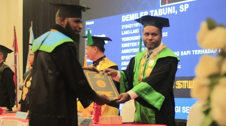 STIPER Petra Baliem Wamena Wisuda 53 Sarjana Angkatan XVI