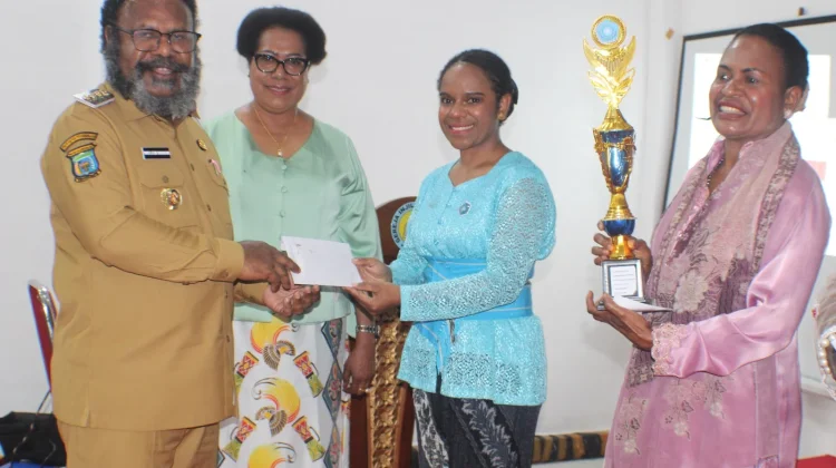 Dari Jantung Papua: Perempuan Tolikara Menyalakan Terang Kartini