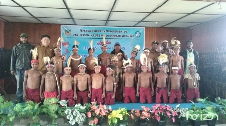 Pentas Tari Tradisional Tingkat SD Peringati Hari Pendidikan Nasional