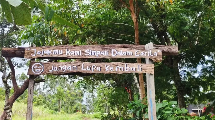 Tinus Wetipo Membangun Mimpi dari Kayu Bekas dan Filosofi "Hati Baik" di Hulkam Cafe