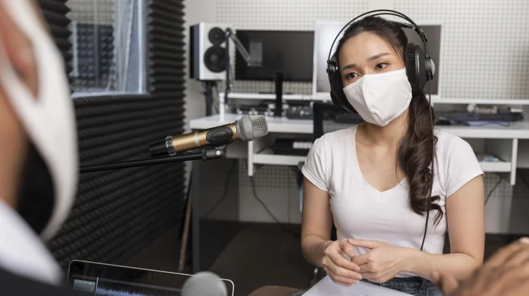 Radio Vs Podcast, Masihkah Radio Dicintai di Era Digital?