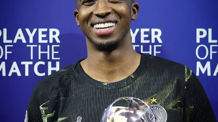 William Pacho Raih Gelar Man Of the Match di Allianz Arena