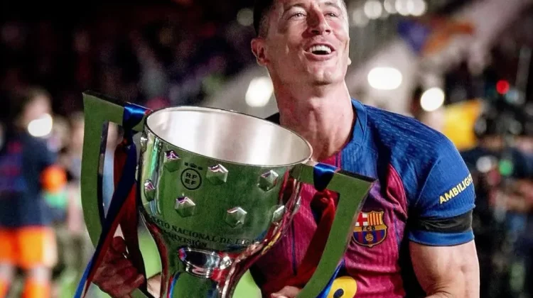 Robert Lewandowski Resmi Tinggalkan Barcelona Sebagai Agen Bebas