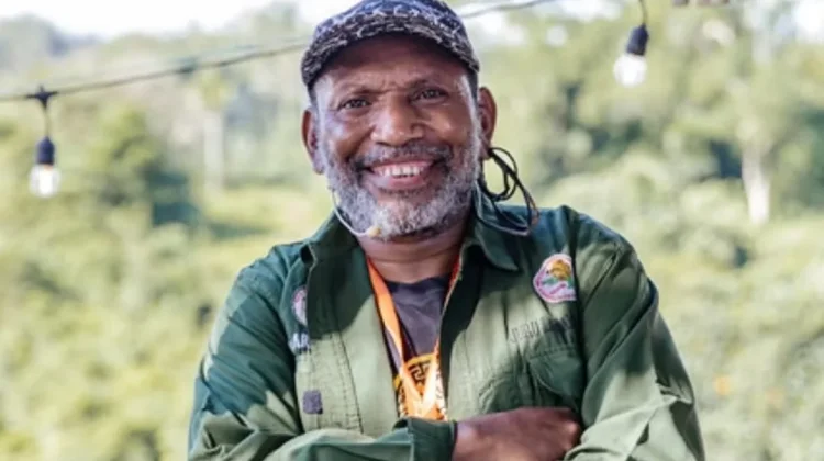Charles Toto Membawa Kuliner Papua Mendunia Melalui Gastrodiplomasi Hutan Papua