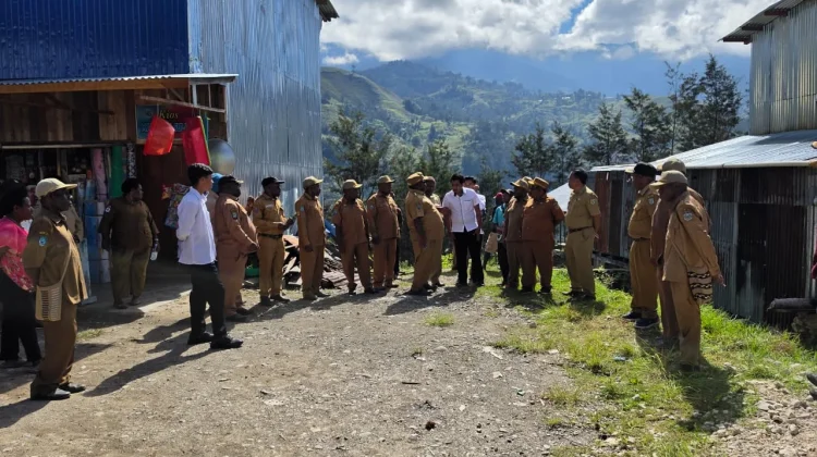 Kelompok Tani Yiginua Terima Bantuan Alat Pertanian dari Pemkab Lanny Jaya