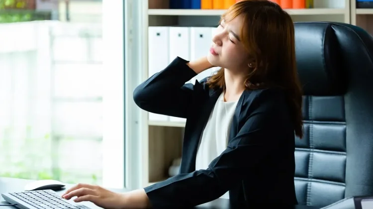 Mengapa Ruang AC Memicu Rasa Pegal ?
