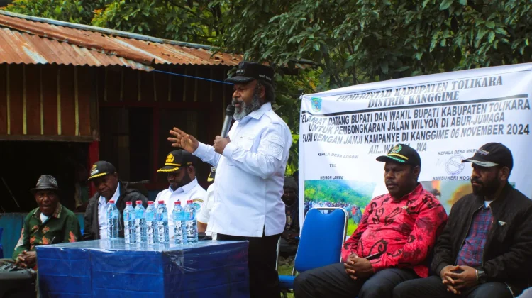 Bupati dan Wakil Bupati Tolikara Buka Akses Jalan Wilyon