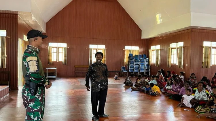 Satgas Yonif 511/DY Jalin Silaturahmi dengan Jemaat Gereja GIDI di Distrik Kanggim
