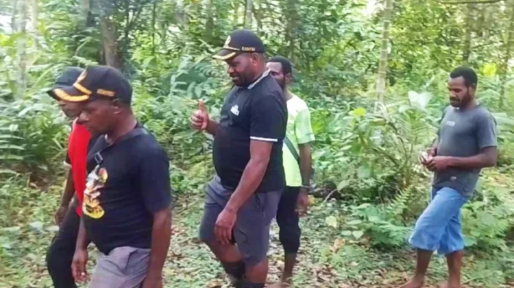 Pemkab Tolikara Tinjau Program Penanaman Kakao di Distrik Wari dan Douw