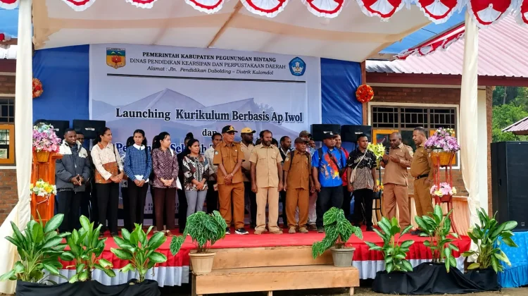 Bupati dan Wakil Bupati Pegubin Launching Kurikulum Ap Iwol dan Resmikan Sekolah