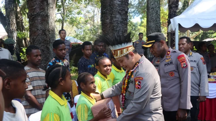 Astamaops Kapolri dan Kapolda Papua Kunjungi Pusat Olah Seni di Wesaput