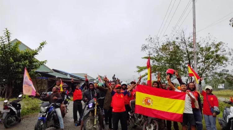 Semarak Euforia, Warga Oksibil Rayakan Kemenangan Spanyol dengan Konvoi Meriah