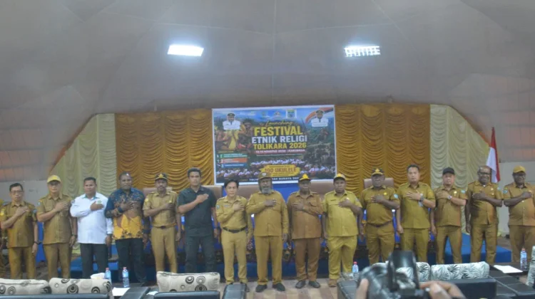 Bupati Willem Wandik Luncurkan Festival Etnik Religi Tolikara 2026