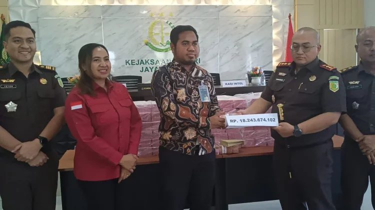 Kejari Jayawijaya Kembalikan Uang Korupsi 18 Miliar Lebih ke Kas Negara