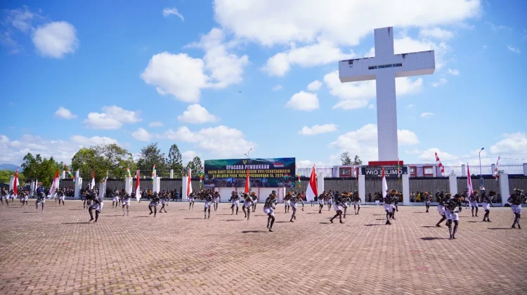 Tari Perang Kolosal Papua Warnai Karya Bakti Kodam XVII di Jayawijaya