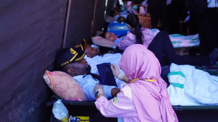 Kodam XVII/Cenderawasih Mengadakan Pengobatan Massal dan Donor Darah