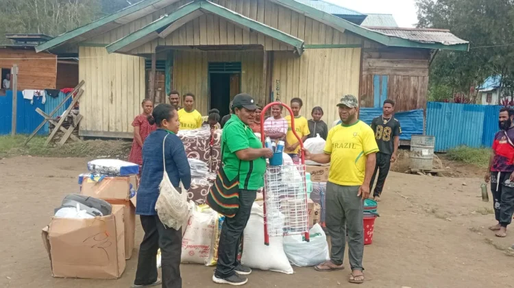 DP3KAB Pegunungan Bintang Salurkan Bantuan Bagi Anak-Anak Asrama
