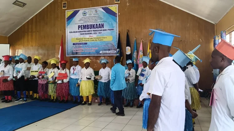 Ratusan Mahasiswa STKIP Abdi Wacana Wamena Ikut PKKMB