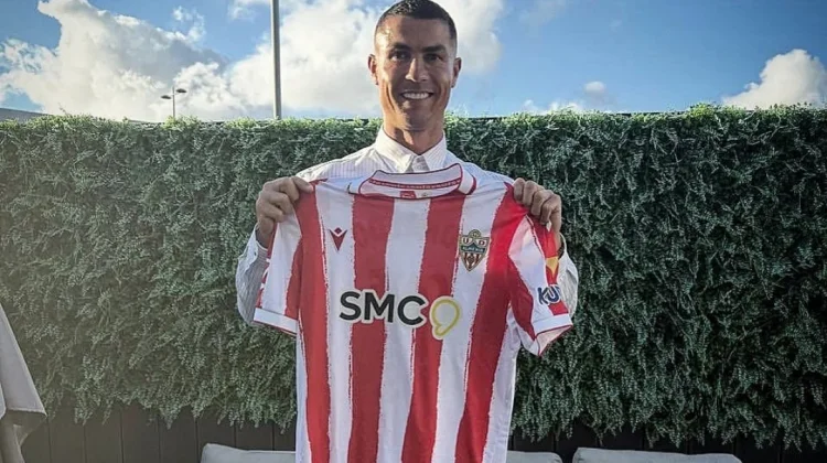 Cristiano Ronaldo Temui Skuad UD Almeria dan Pamerkan Jersey Musim 2026/2027