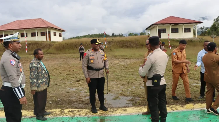 Kapolres Pegubin Kunjungi SMA Negeri 1 Oksibil, Ajak Siswa Jaga Kamtibmas
