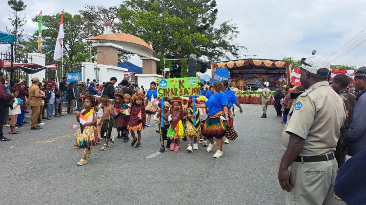 Bupati Jayawijaya: Karnaval Budaya Jadi Ruang Rawat Jati Diri