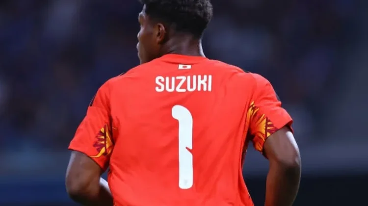 PSG Resmi Capai Kesepakatan Boyong Zion Suzuki dari Parma
