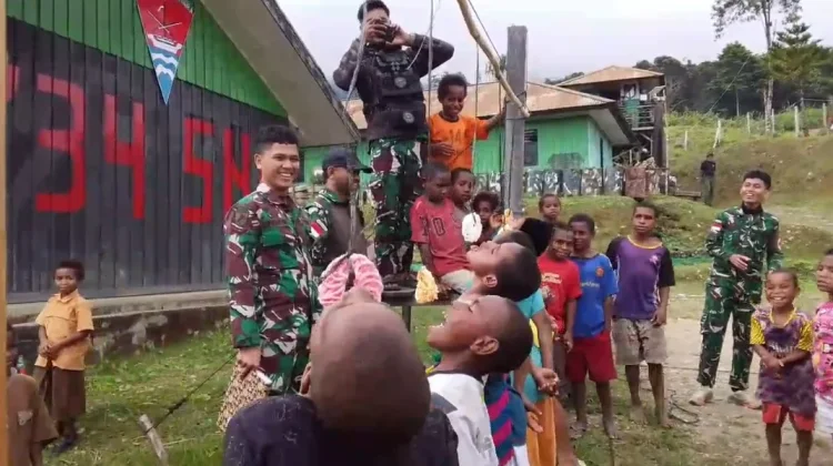 Sambut HUT ke-81 RI, Yonif 734/SNS Pos Okpol Gelar Berbagai Lomba Anak